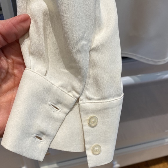 Ann Taylor v neck blouse - Picture 5 of 5